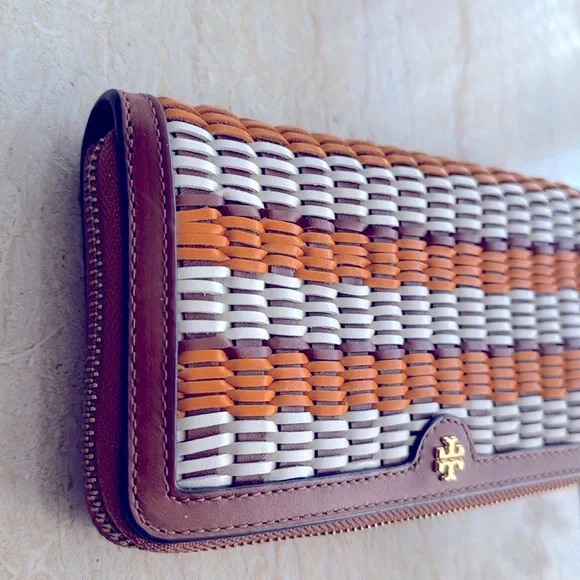 NWT Tory Burch Emerson Woven Leather Wristlet Zip Continental Wallet. - Picture 4 of 7